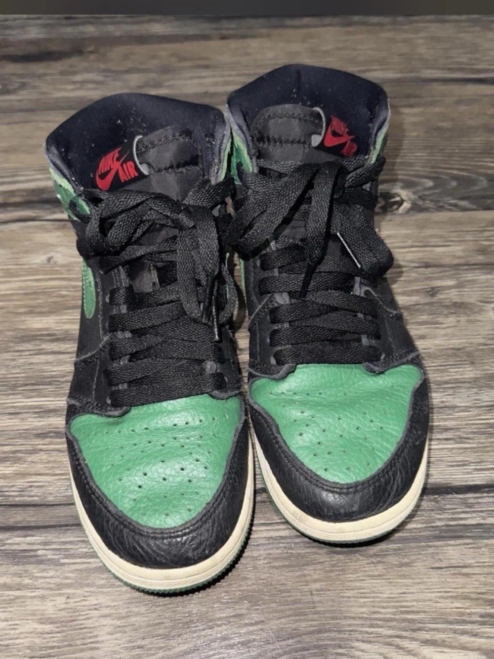 Nike Jordan’s 1s Retro High Pine Greens Sz: 4.5